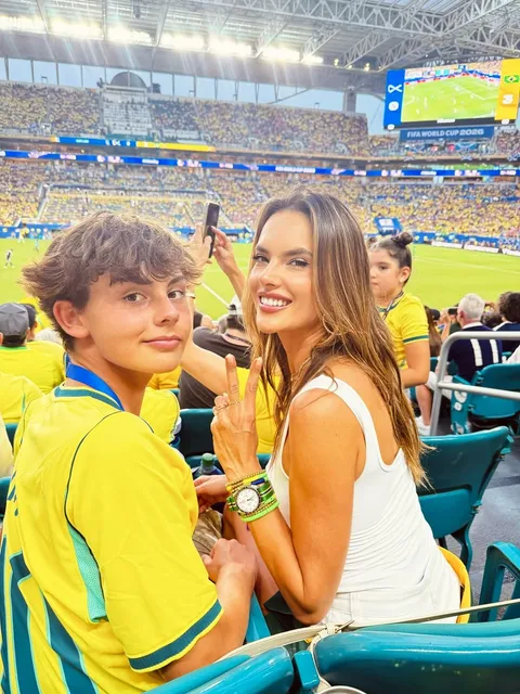 Alessandra Ambrosio — Instagram 6