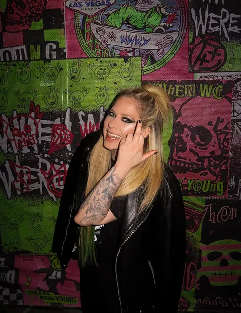 Avril Lavigne — Instagram 1