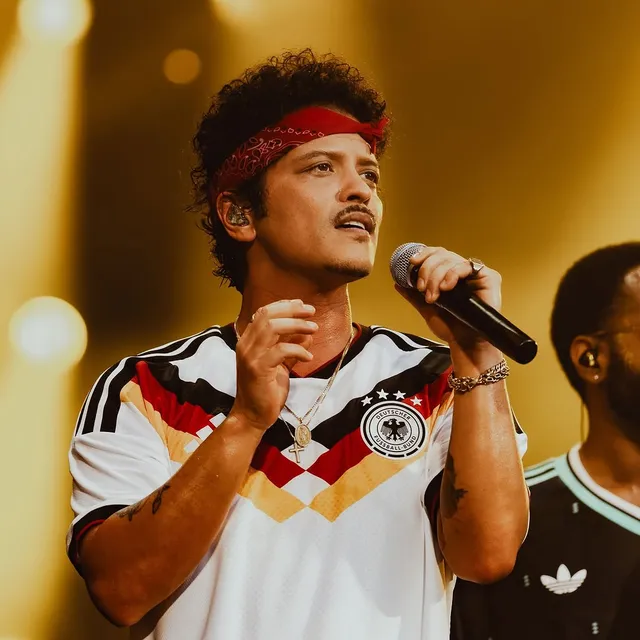 Bruno Mars — Instagram 5