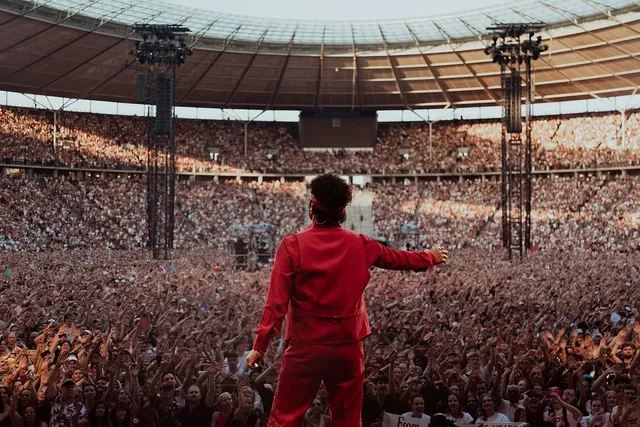 Bruno Mars — Instagram 6