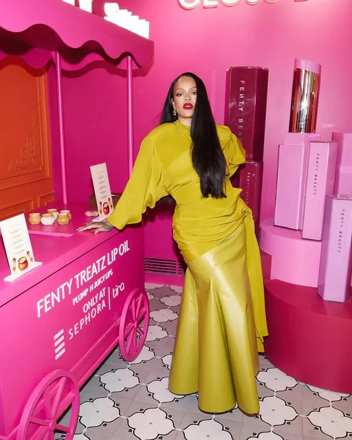 Rihanna — Instagram 6