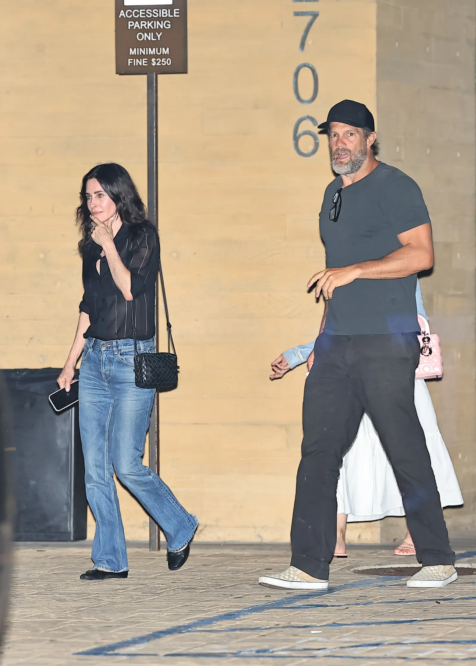 Courteney Cox Enjoys Dinner with Friends Post-Split from Johnny McDaid