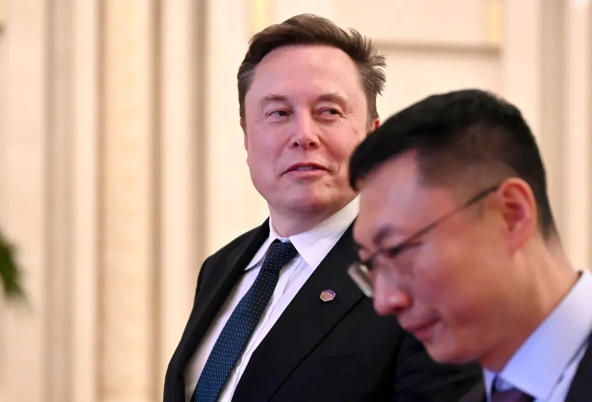 Elon Musk Accuses Mukesh Ambani of Stifling Starlink Launch in India