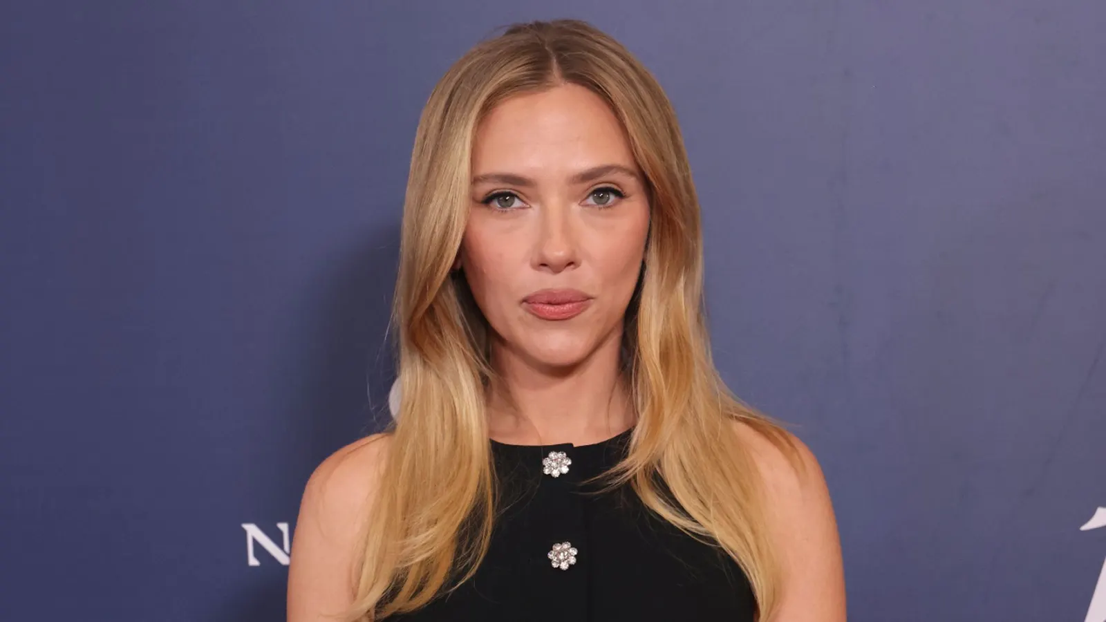 Guillermo del Toro Hails Scarlett Johansson's Ray Gunn a Masterwork