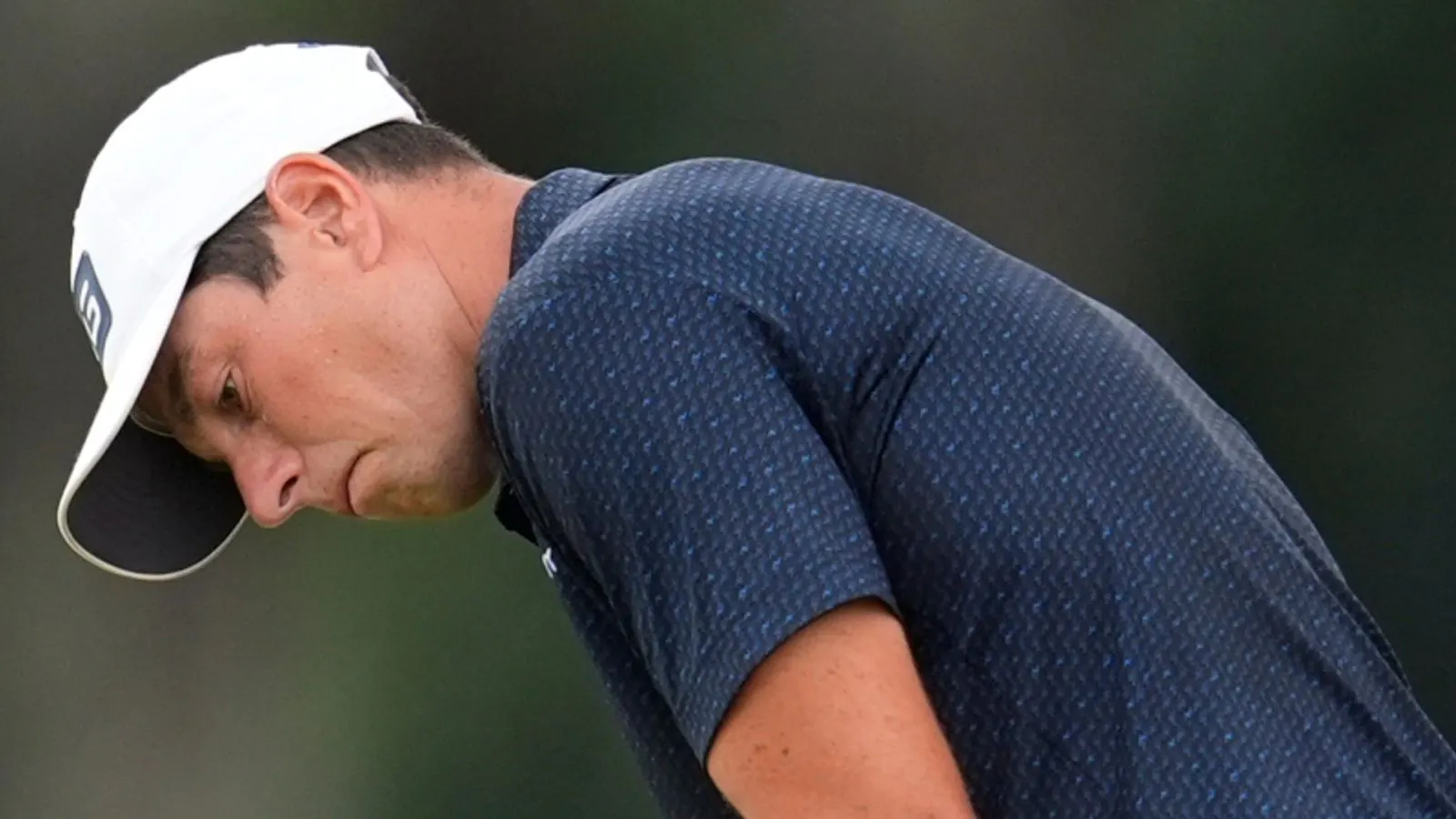 Hovland Holds Lead as McIlroy Makes Late Surge in Tour Championship