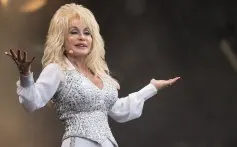 Jack White Covers 'Jolene' in London Hours After Dolly Parton's Death