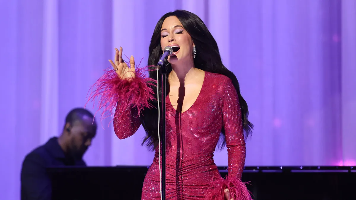 Kacey Musgraves Pre-Taped Her Emotional Dolly Parton VMA Tribute