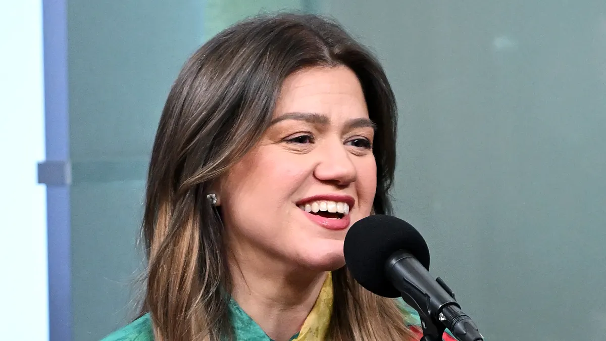 Kelly Clarkson Refreshes Vegas Setlist for 2026 — and She Sounds Incredible