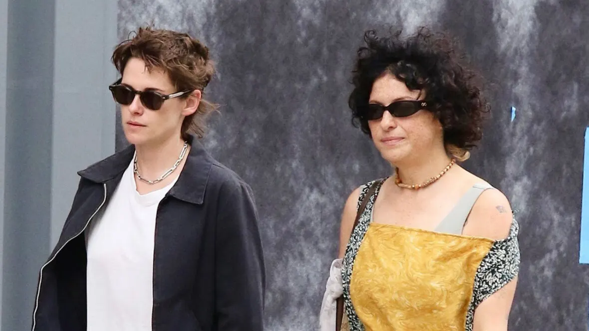 Kristen Stewart & Alia Shawkat Hit NYC Streets Before 'The Wrong Girls' Opens