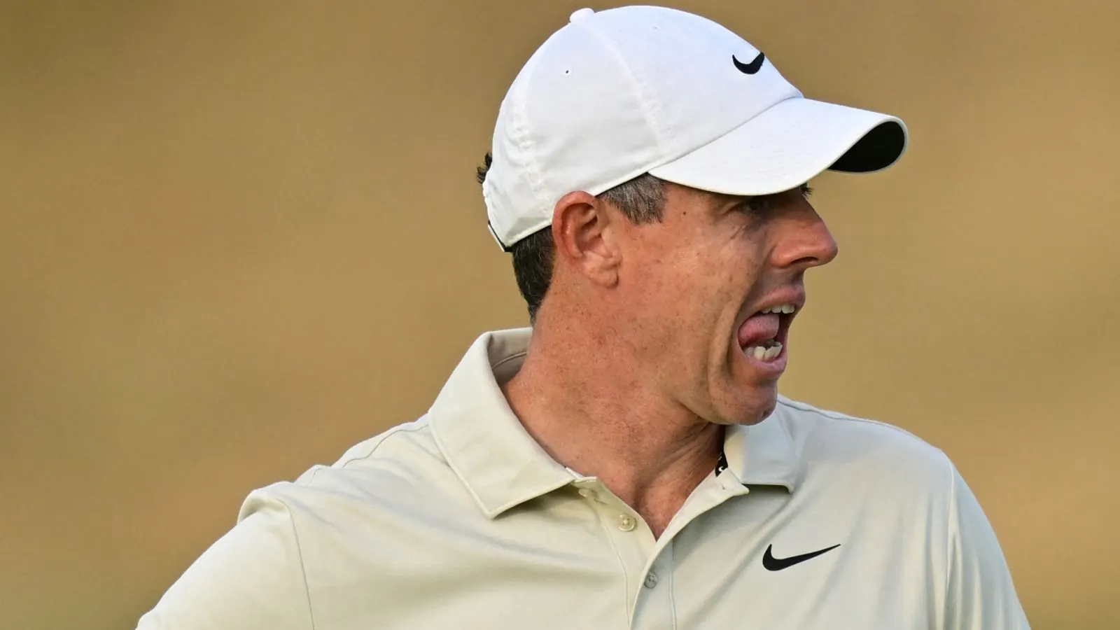McIlroy Struggles as DeChambeau Chases Lead at The Open