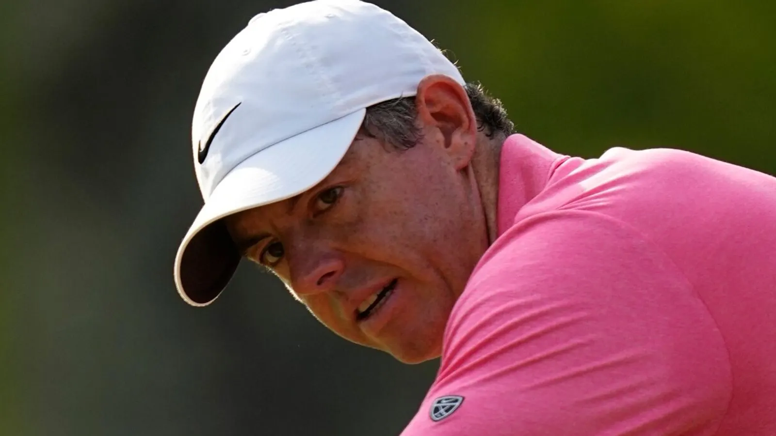 McIlroy Stumbles at FedExCup Playoffs as Spieth Takes Early Lead