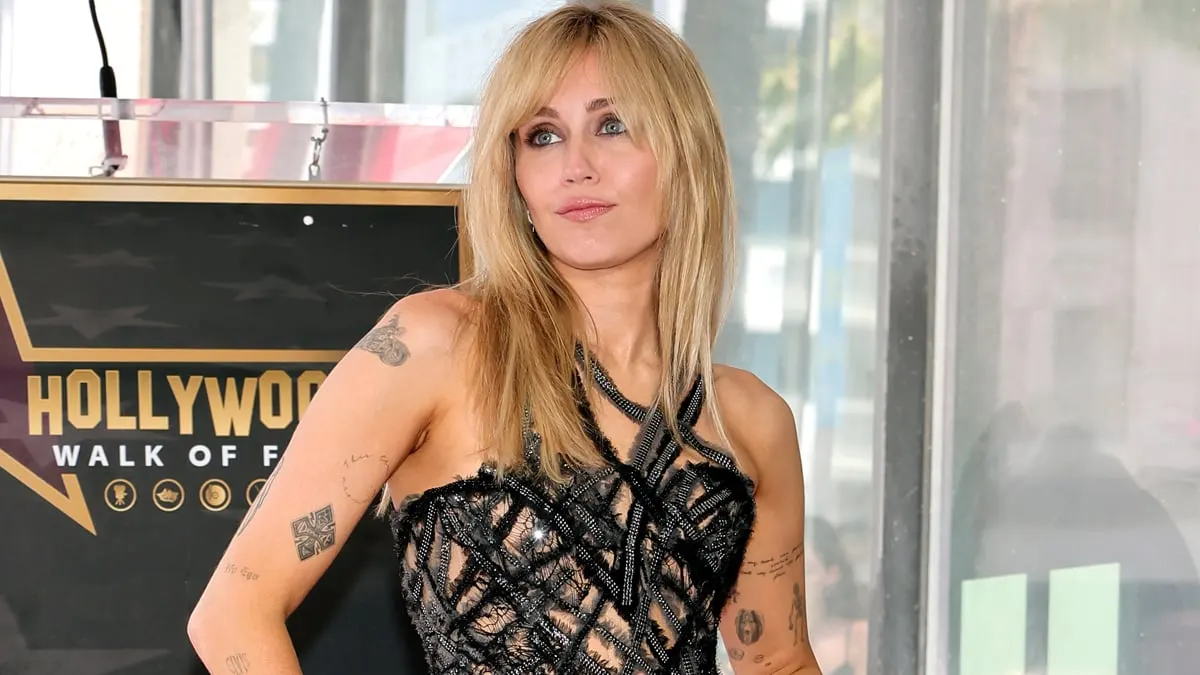 Miley Cyrus Shows Heart by Supporting Fan in Cancer Battle