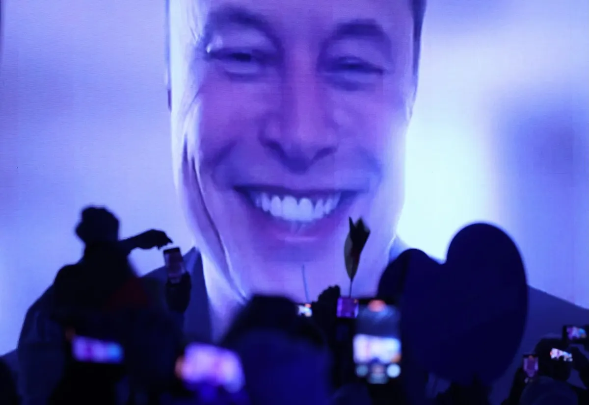 Musk Overrides His Own Executives on SpaceX's Inaugural Earnings Call
