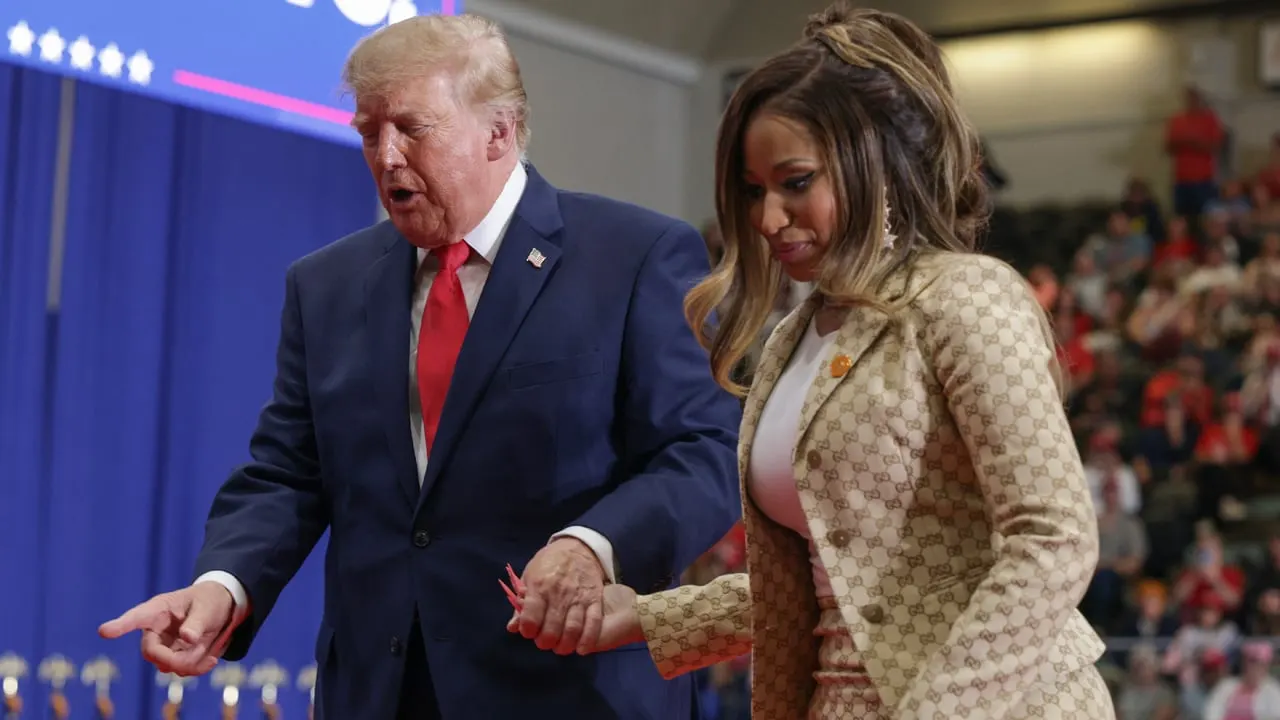 Nicki Minaj Campaigns for Trump at Michigan Rally in 2018 Midterms Push