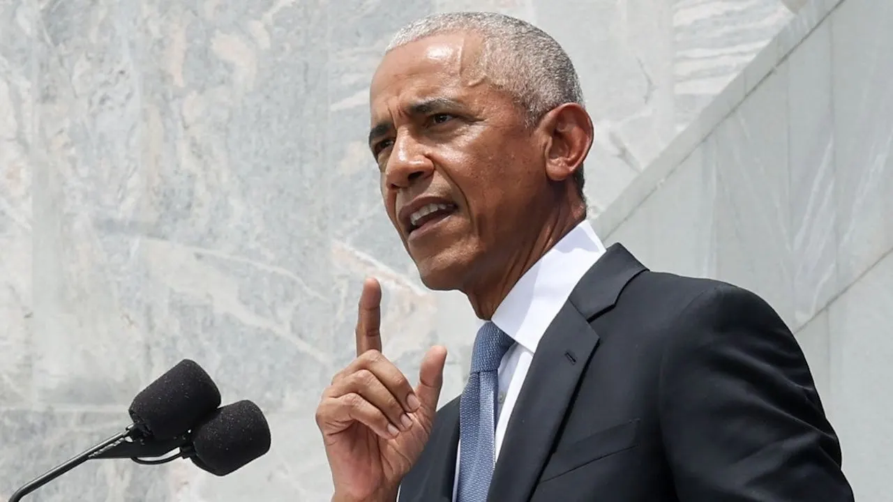 Obama Mocks Trump's White House Renovations at Ohio Rally