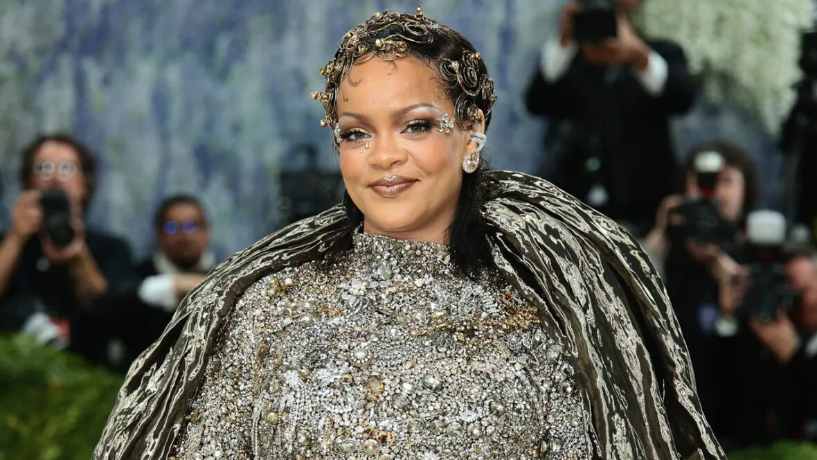 Rihanna Dines in Style in Paris with Hector Espinal