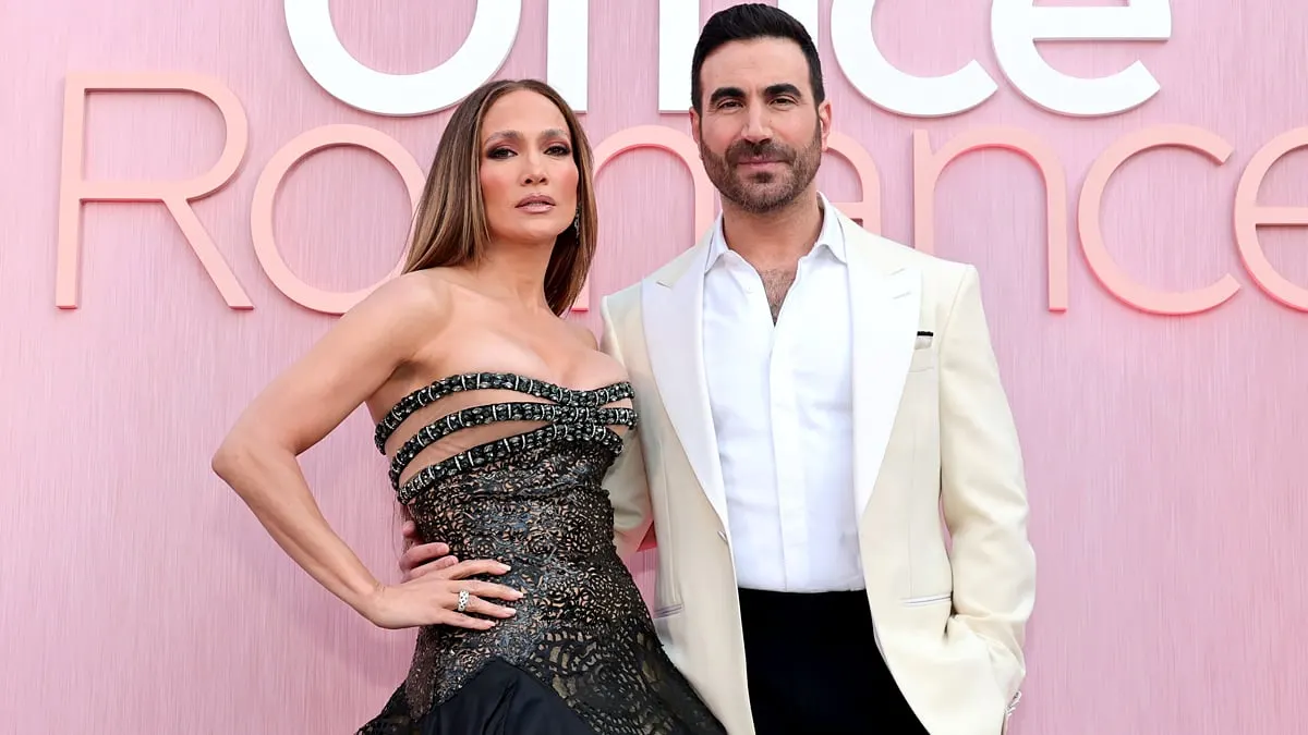 Rumors Spark Between Jennifer Lopez and Brett Goldstein