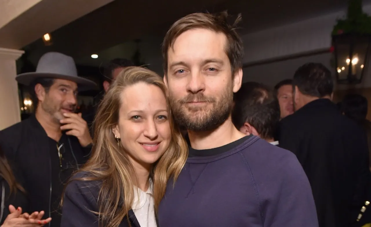 Tobey Maguire Officiates Ex-Wife Jennifer Meyer's Hawaii Wedding