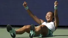 Zheng Qinwen Topples Swiatek to Reach US Open Quarter-finals