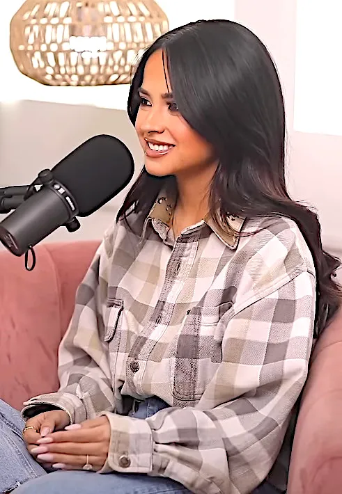 Becky G — photo 1