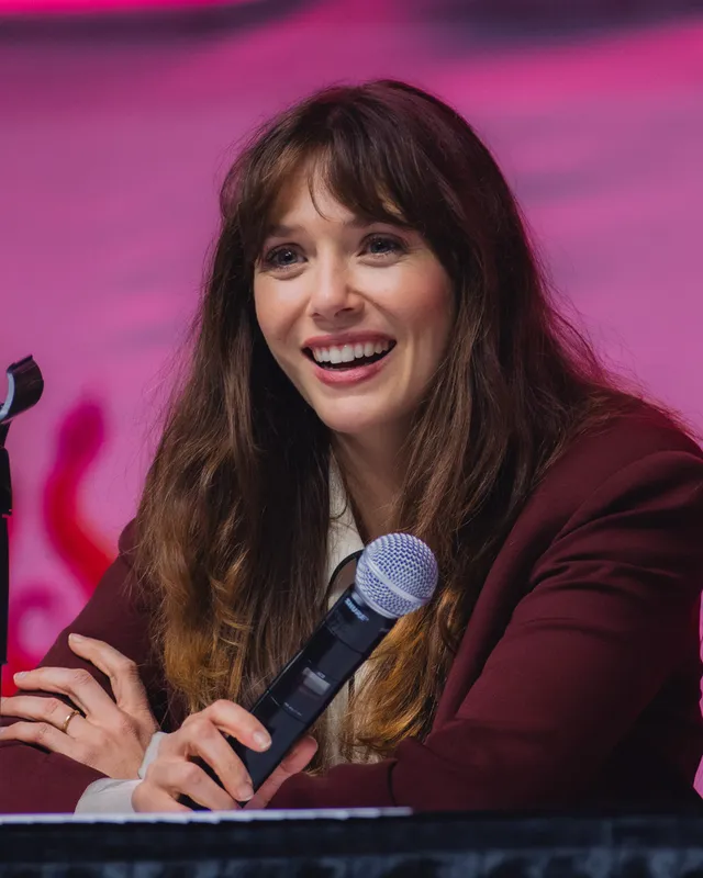 Elizabeth Olsen — photo 1
