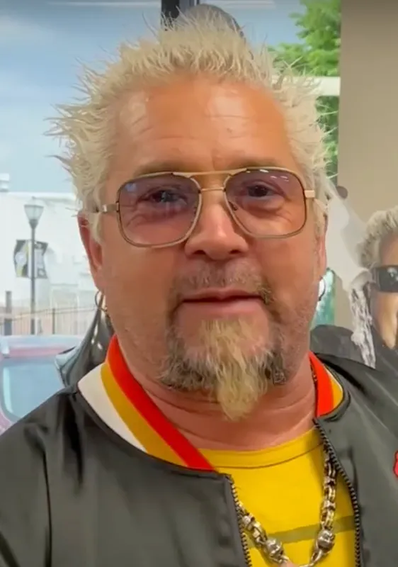 Guy Fieri — photo 1