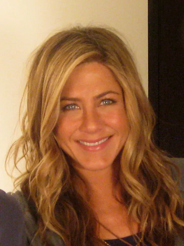 Jennifer Aniston — photo 1