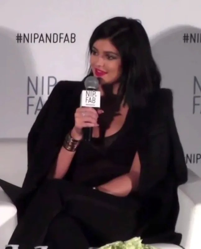 Kylie Jenner — photo 1