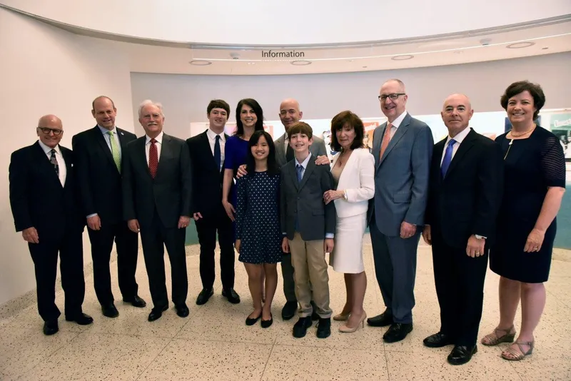 MacKenzie Scott — photo 1