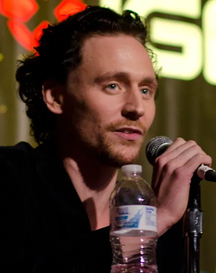 Tom Hiddleston — photo 1