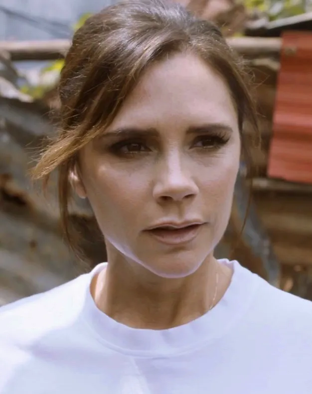 Victoria Beckham — photo 2